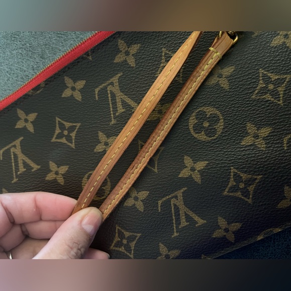 Neverfull Pouch - Picture 2 of 5